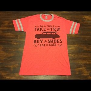 Trendy tee with inspiring message!